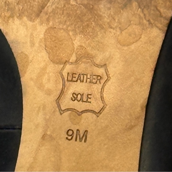 Tory Burch Black and Gold 3 Inch Block Heel with T Signature Logo - Picture 7 of 11